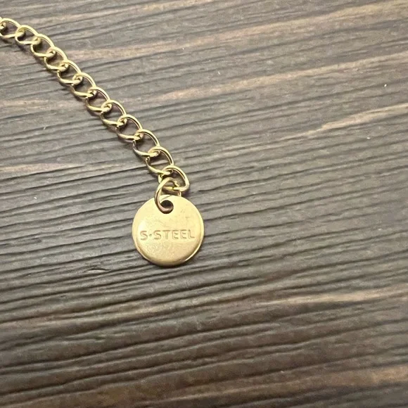 GOLD STAINLESS STEEL BRACELET WITH BLACK FOUR LEAF CLOVER - Picture 6 of 6